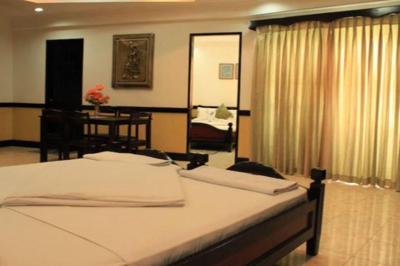 Green One Hotel Île de Mactan Extérieur photo