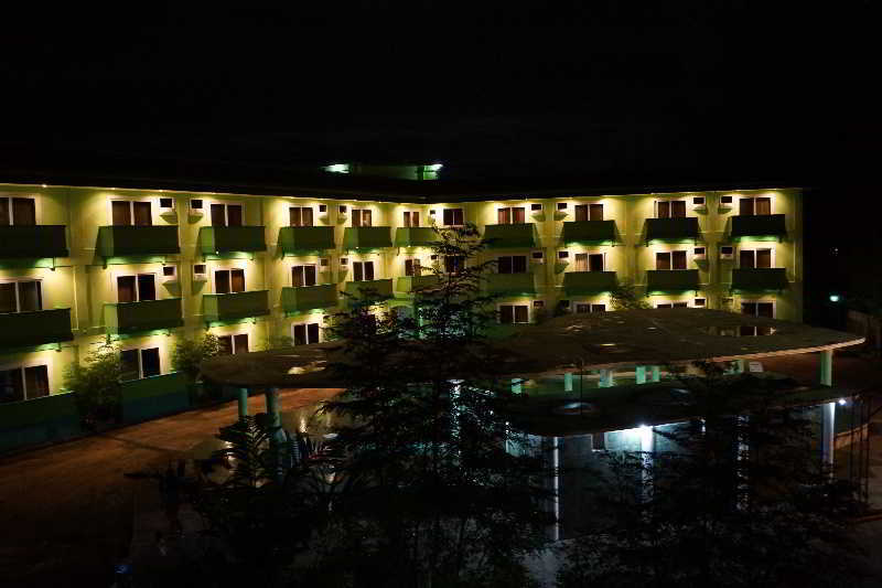 Green One Hotel Île de Mactan Extérieur photo