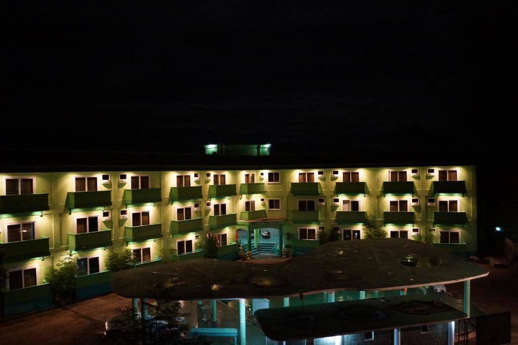 Green One Hotel Île de Mactan Extérieur photo