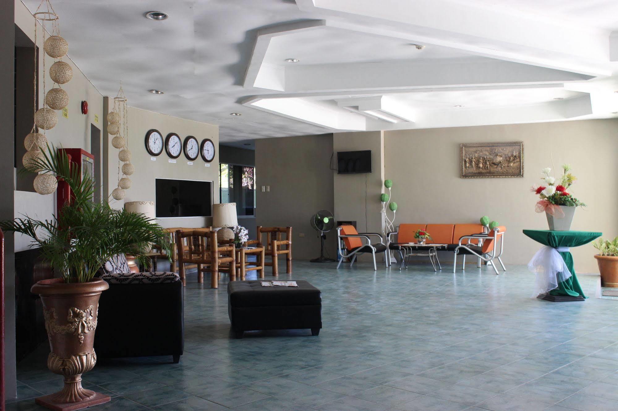 Green One Hotel Île de Mactan Extérieur photo